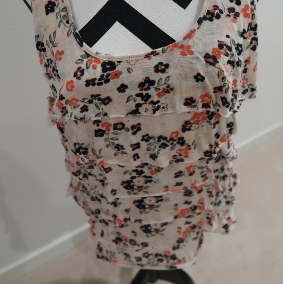 Layered Front Floral Sleeveless Top - Picture 4 of 7